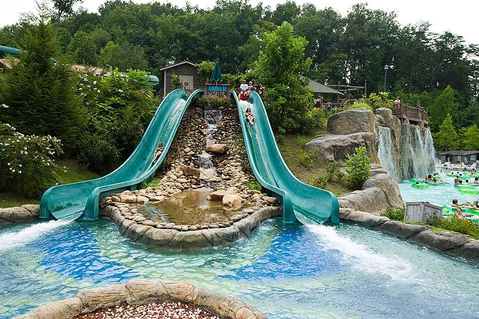 Water slides at Splash Country near Dollywood